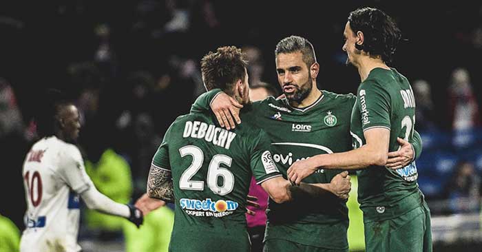  尼姆后卫线失误连连，防守漏洞百出导致惨败结局